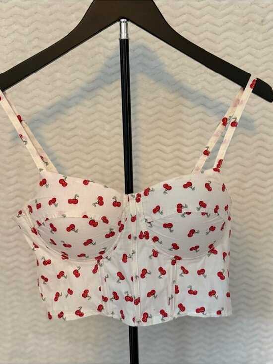 Tops - Crop Top - White and Red.